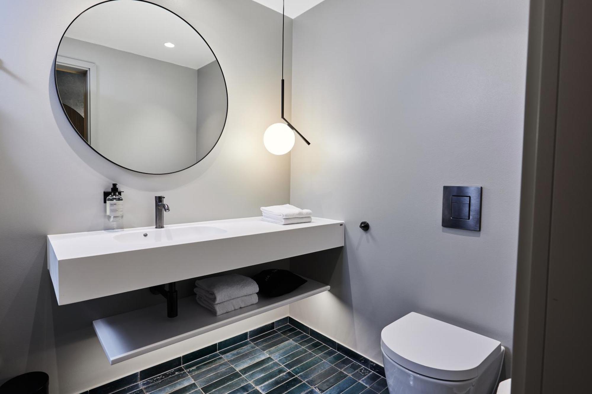 Kirk Suites 瓦埃勒 外观 照片