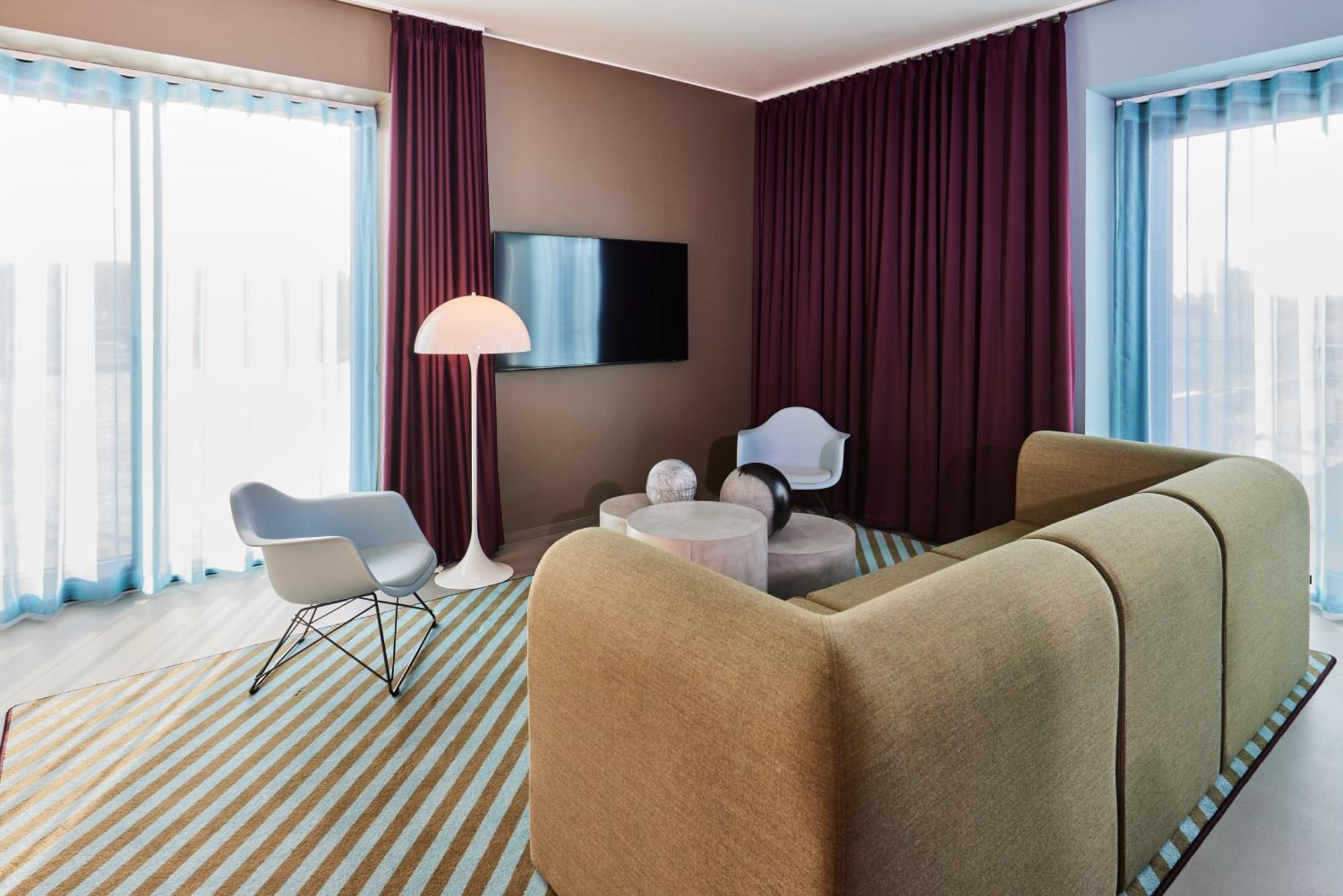 Kirk Suites 瓦埃勒 外观 照片