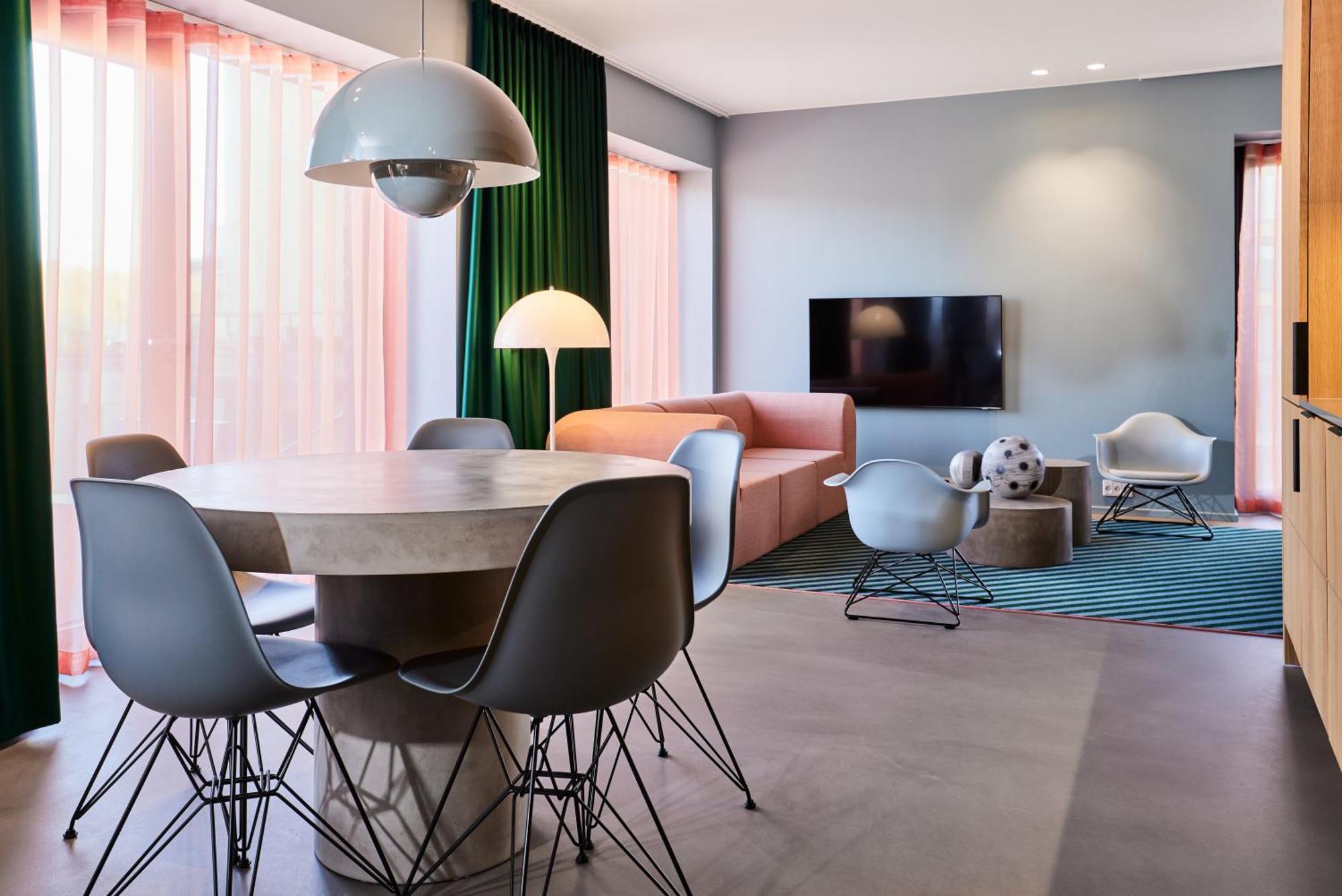 Kirk Suites 瓦埃勒 外观 照片