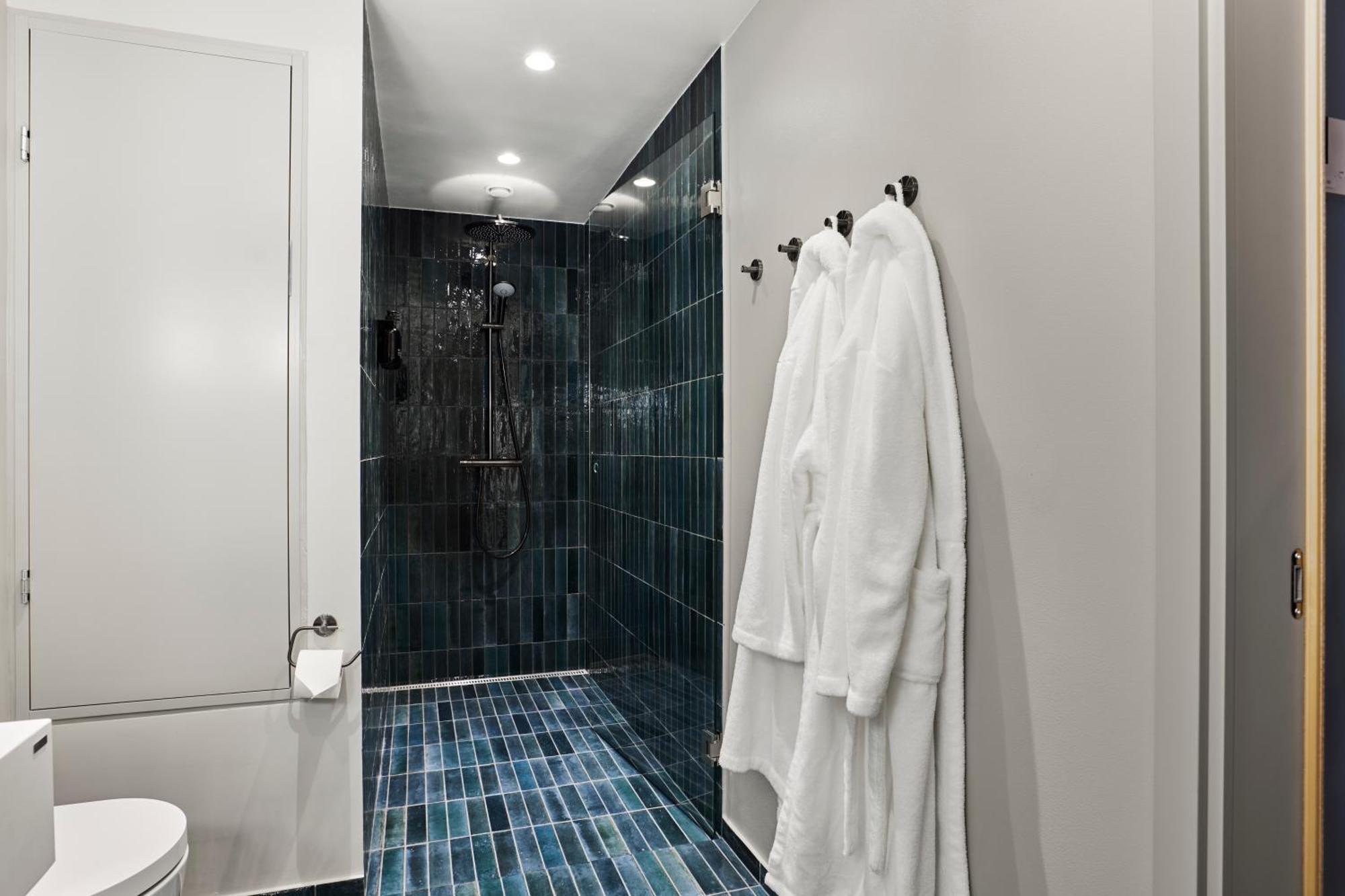 Kirk Suites 瓦埃勒 外观 照片